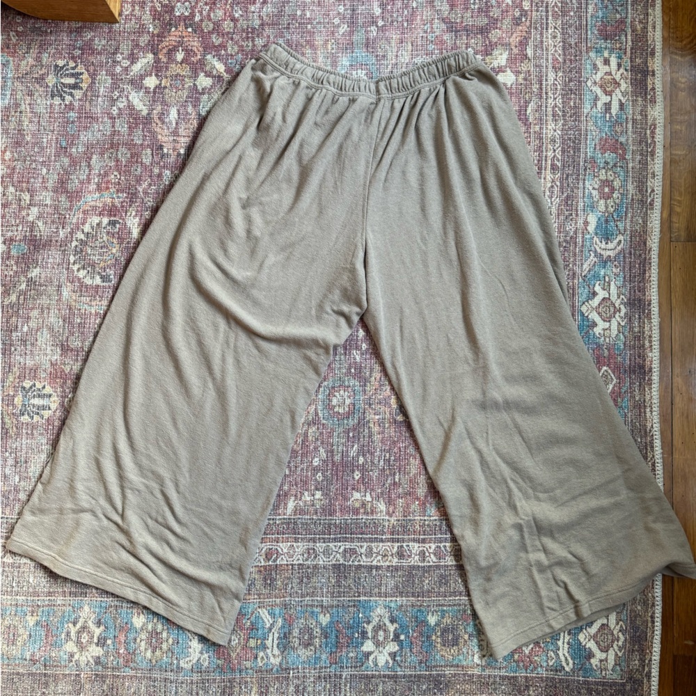Aerie Large Wide leg Women's Tan Lounge Pants with pockets and drawstring - Picture 12 of 12